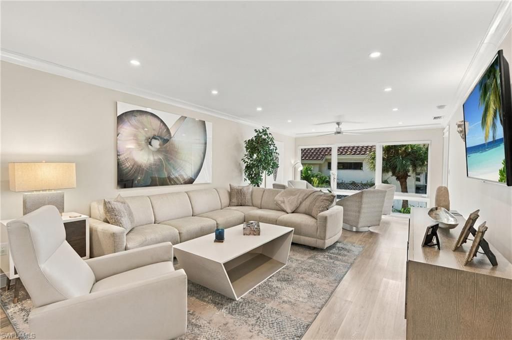 536 2nd St S, Unit 536, Naples, FL 34102 Photo
