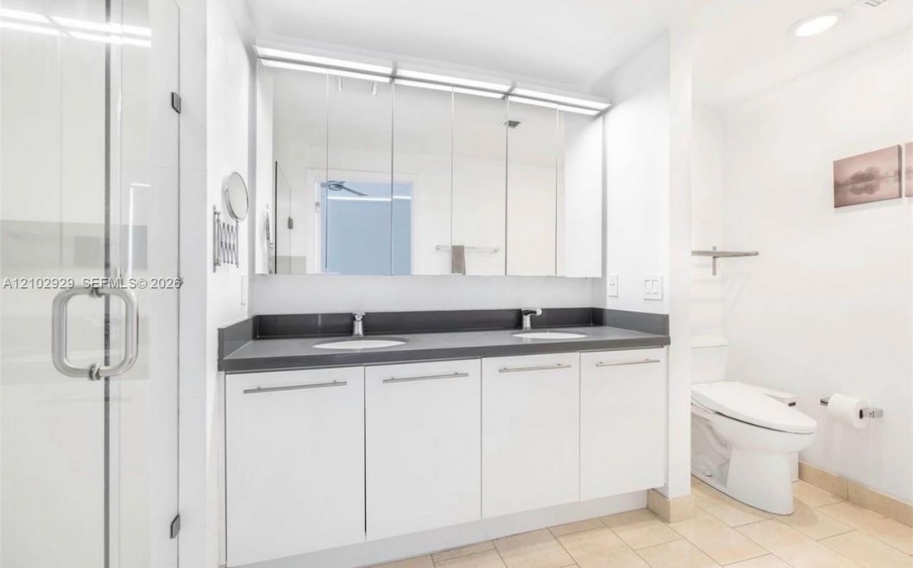 90 SW 3rd St , Unit 1613, Miami, FL 33130 Photo