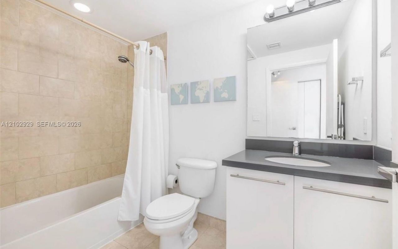 90 SW 3rd St , Unit 1613, Miami, FL 33130 Photo