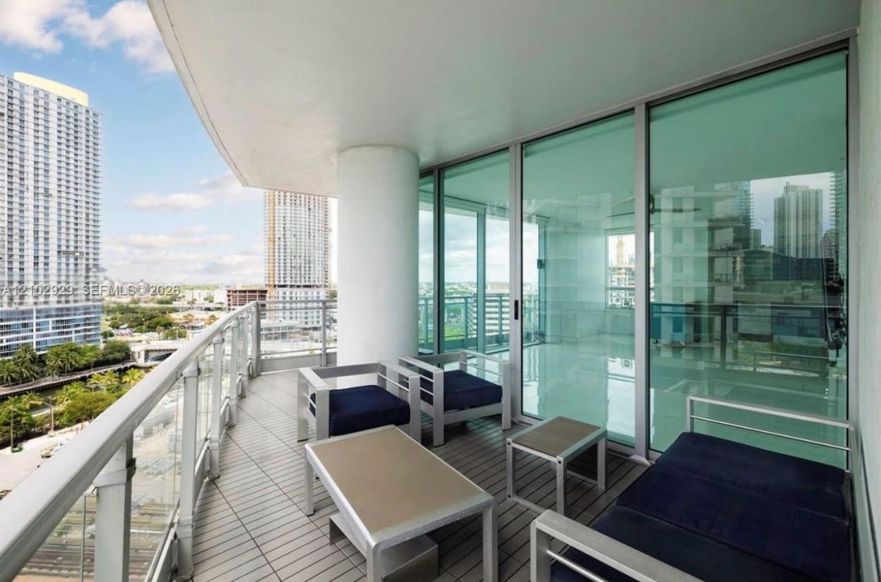 90 SW 3rd St, Unit 1613, Miami, FL 33130 Photo