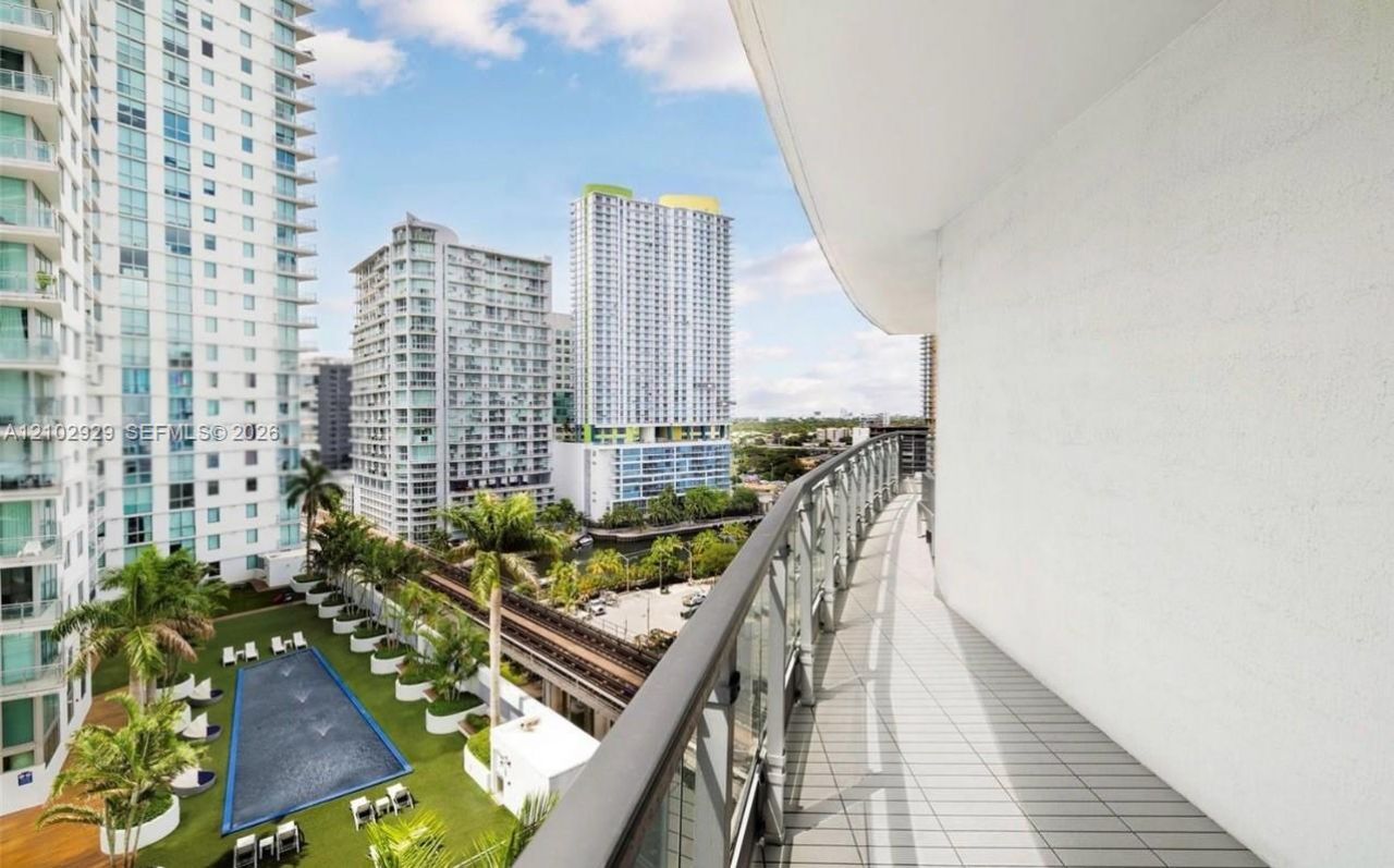 90 SW 3rd St, Unit 1613, Miami, FL 33130 Photo