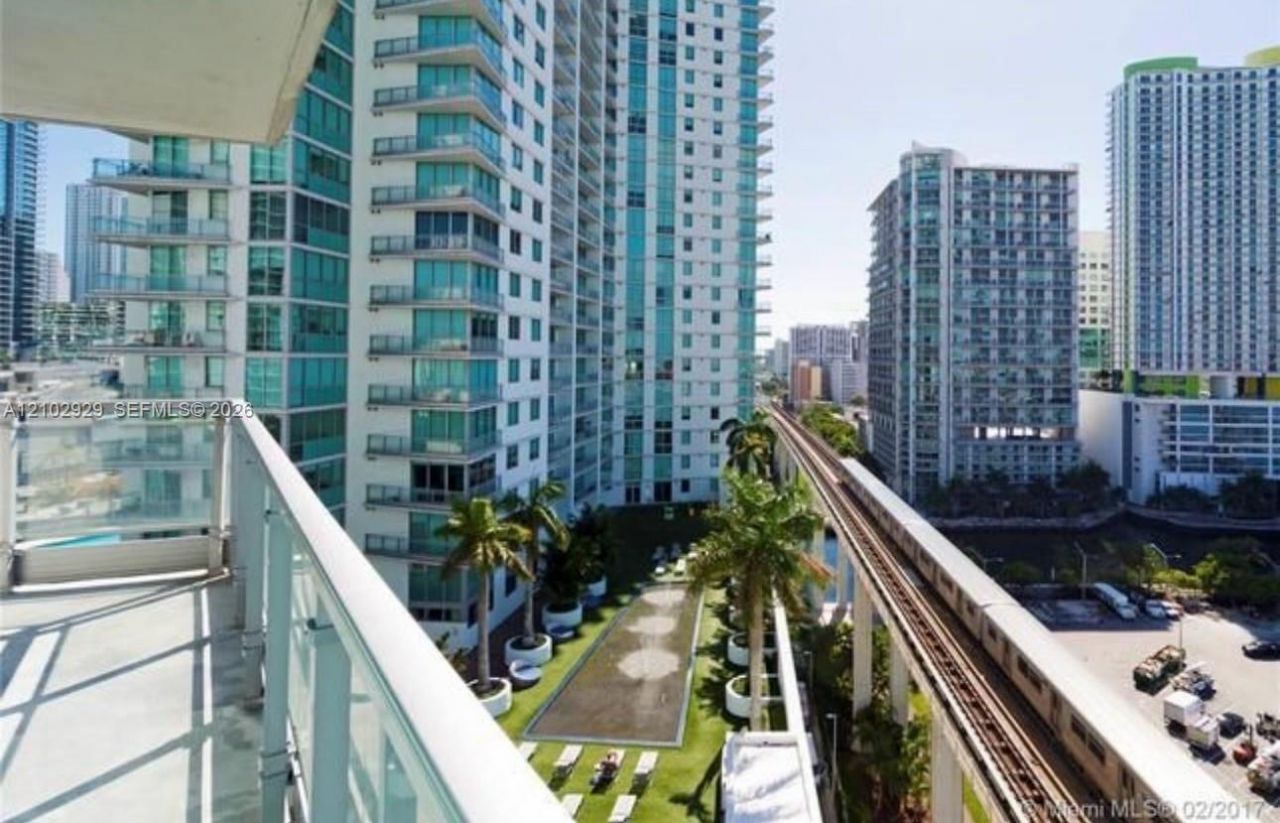 90 SW 3rd St, Unit 1613, Miami, FL 33130 Photo