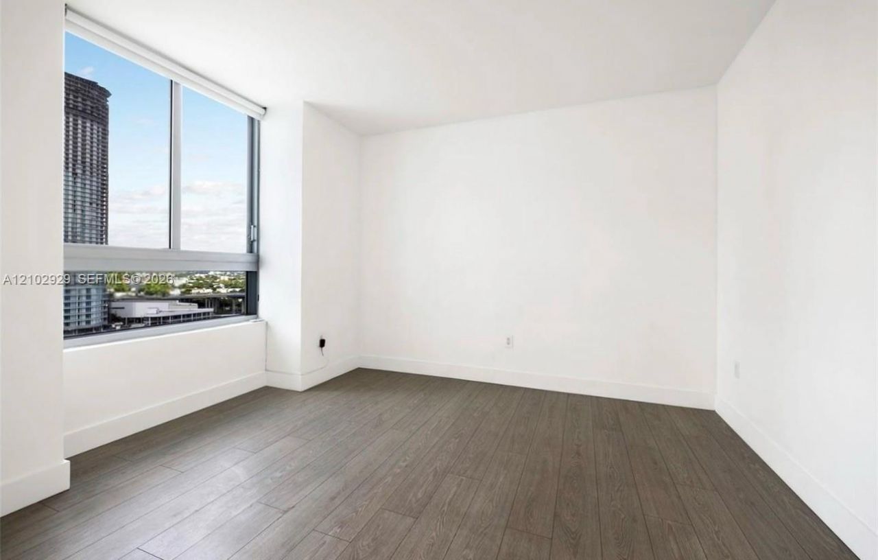 90 SW 3rd St , Unit 1613, Miami, FL 33130 Photo