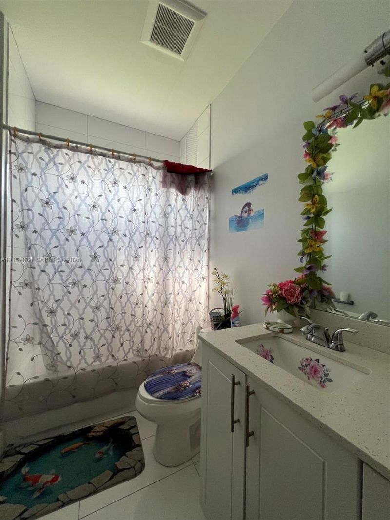 801 E 28th St , Unit 801, Hialeah, FL 33013 Photo