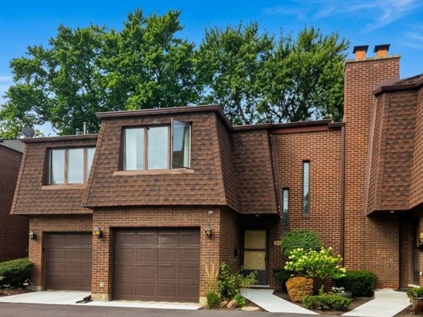 416 S Dee Road , Park Ridge, IL 60068