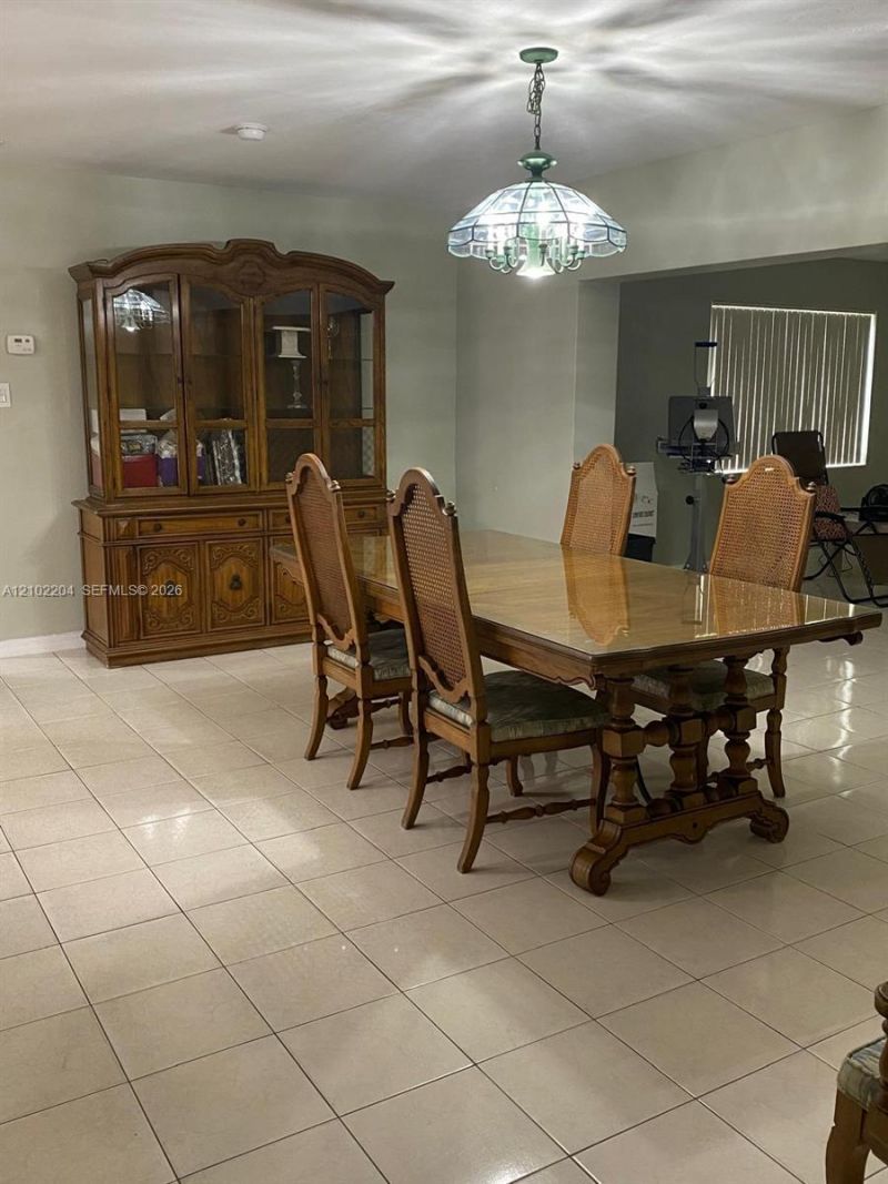 467 W 43rd Pl , Hialeah, FL 33012 Photo