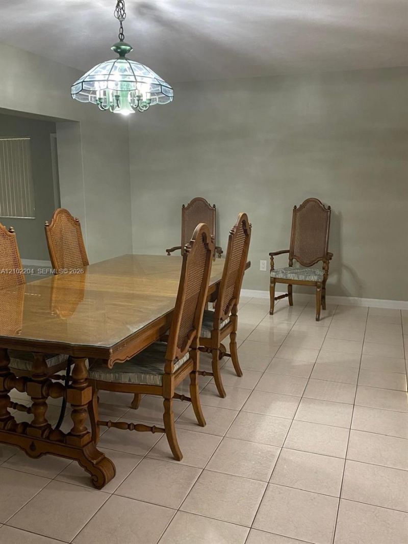 467 W 43rd Pl , Hialeah, FL 33012 Photo