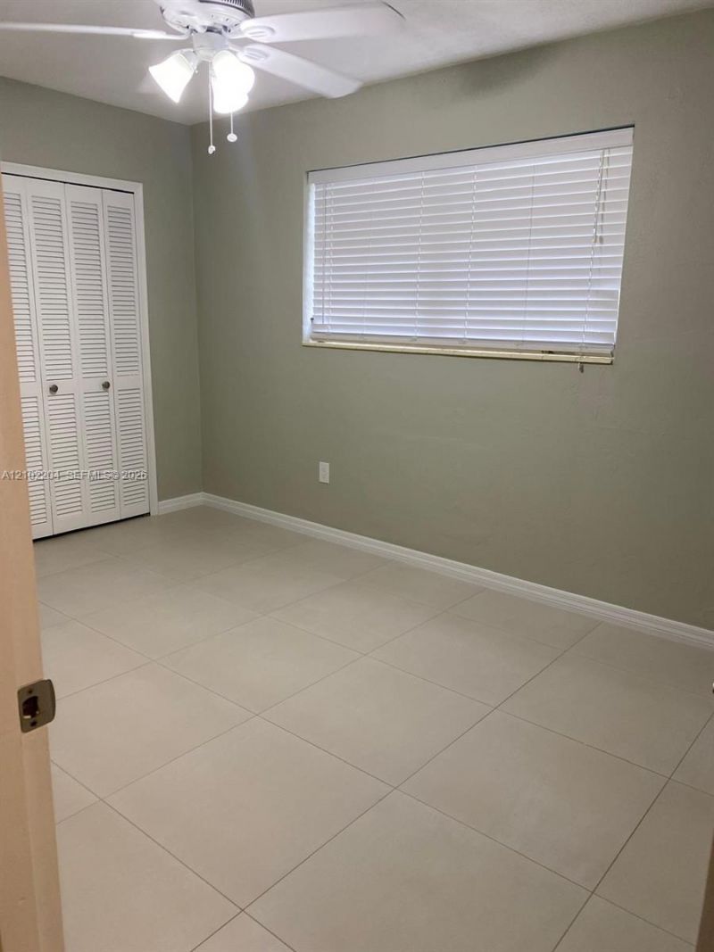 467 W 43rd Pl , Hialeah, FL 33012 Photo
