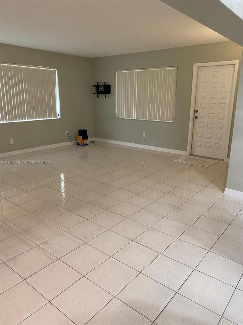 467 W 43rd Pl , Hialeah, FL 33012 Photo