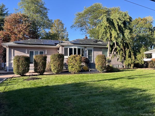 15 Oakwood Street , Greenlawn, NY 11740