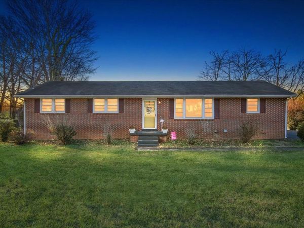 104 Burrum Dr , Shelbyville, TN 37160