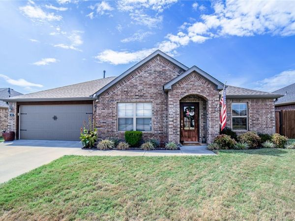 537 Brooke Street, Tontitown, AR 72762
