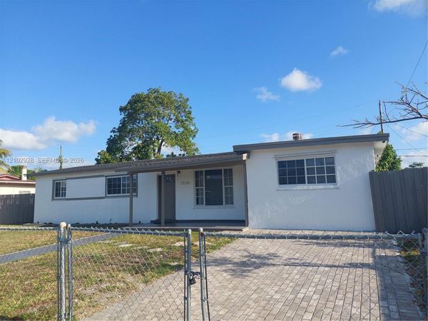 1030 NE 214th St , Miami, FL 33179