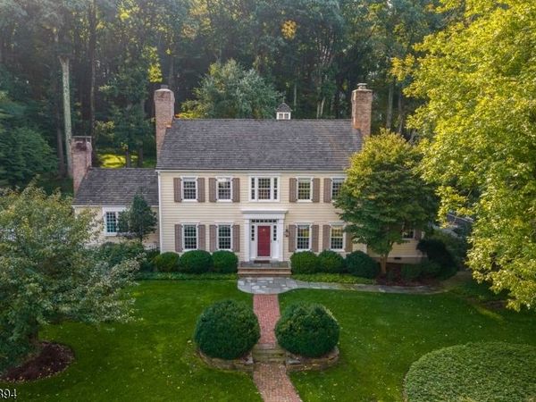 4 Barberry Row, Chester, NJ 07930