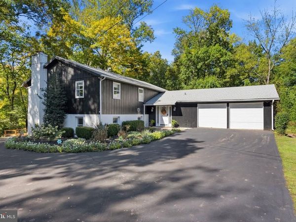 4822 PERKIOMEN CREEK ROAD, SCHWENKSVILLE, PA 19473