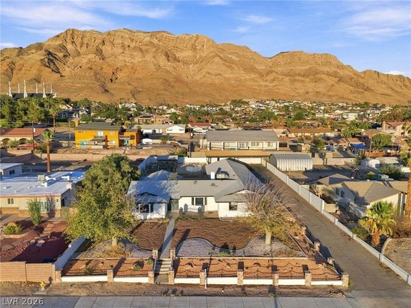 706 N Hollywood Boulevard , Las Vegas, NV 89110