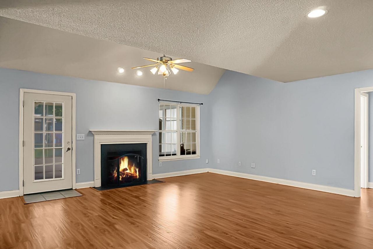 3384 Pinewood Drive Photo 8