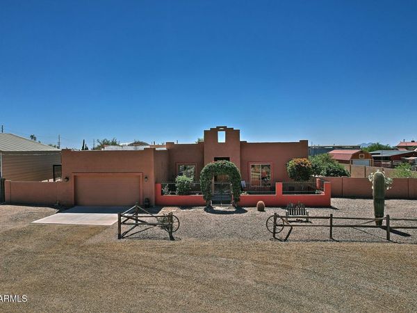 1111 E SUPERSTITION Boulevard, Apache Junction, AZ 85119