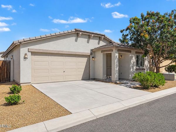 1874 W STAGECOACH Street, Apache Junction, AZ 85120