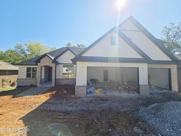 134 Amohi Way, Loudon, TN 37774