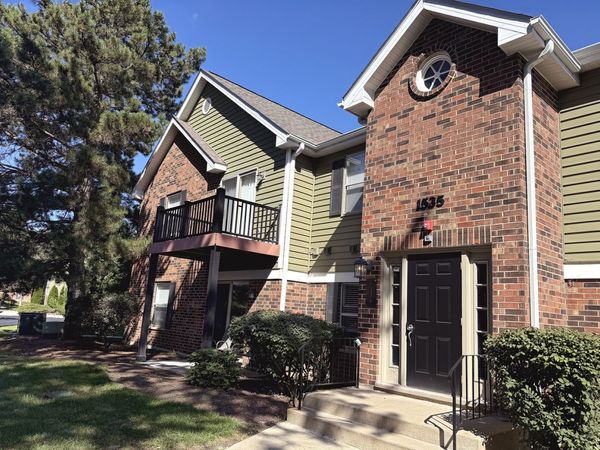 1535 Raymond Drive , Unit 101, Naperville, IL 60563