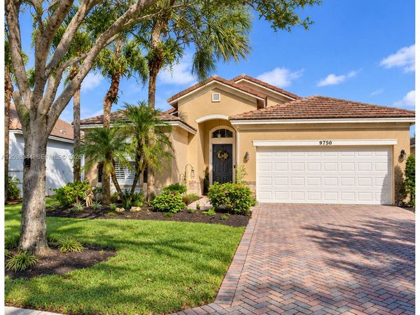 9750 SW Lindale Trace Blvd, Port St. Lucie, FL 34987