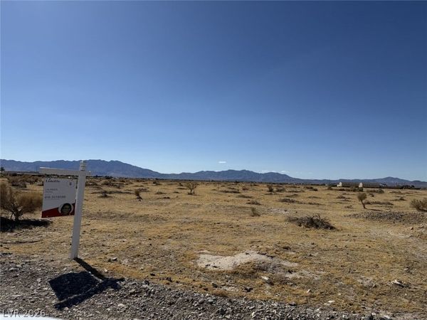 280 Mount Charleston Drive , Pahrump, NV 89048