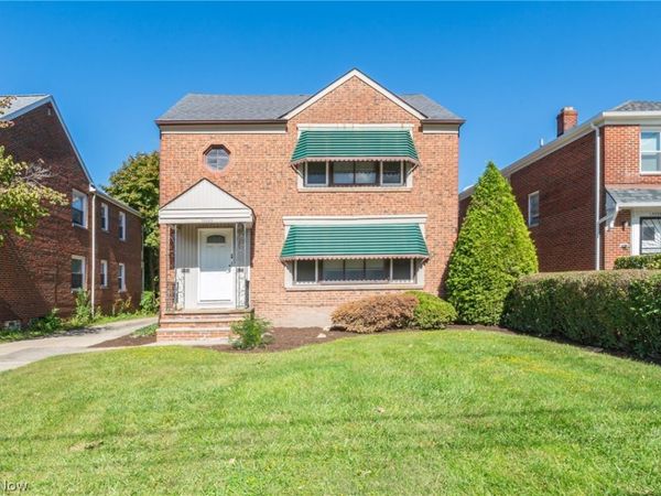 13525 Cedar Road, University Heights, OH 44118
