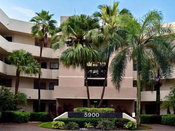 5900 Camino Del Sol, Unit 302, Boca Raton, FL 33433
