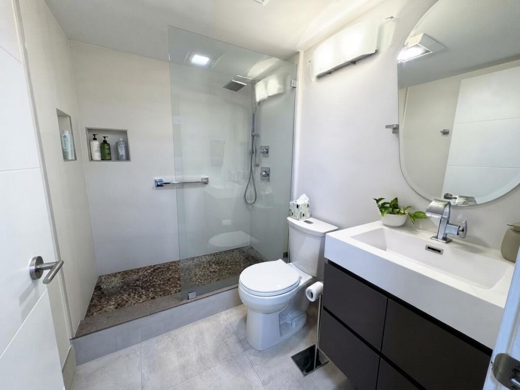5900 Camino Del Sol, Unit 302, Boca Raton, FL 33433 Photo