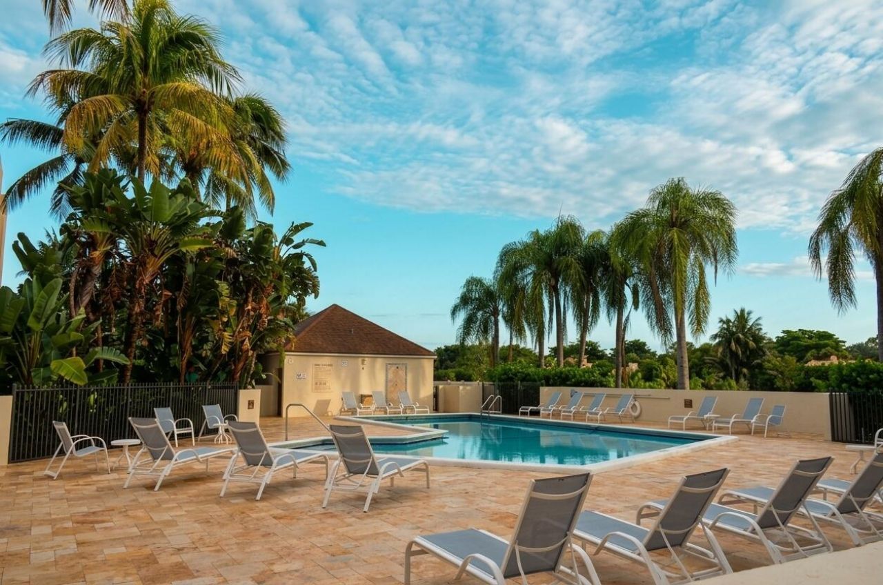5900 Camino Del Sol, Unit 302, Boca Raton, FL 33433 Photo