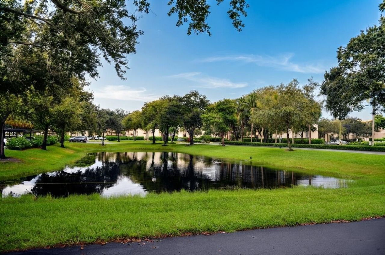 5900 Camino Del Sol, Unit 302, Boca Raton, FL 33433 Photo