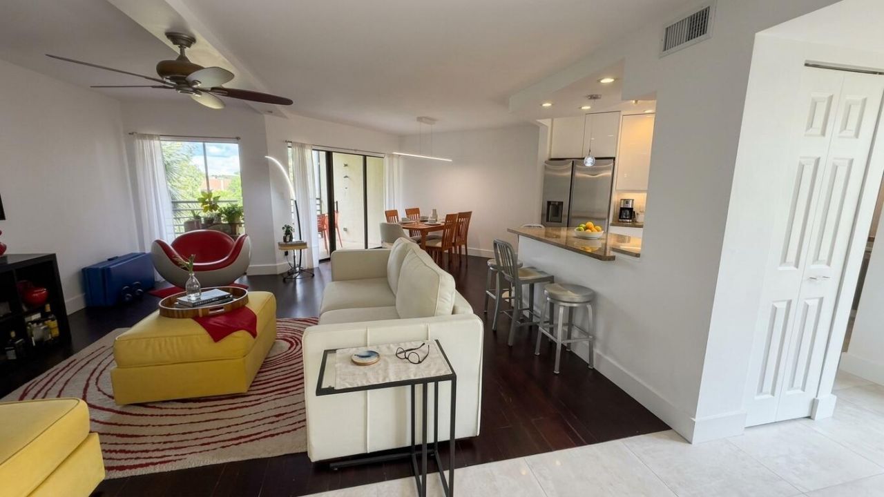 5900 Camino Del Sol, Unit 302, Boca Raton, FL 33433 Photo