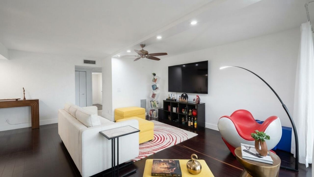 5900 Camino Del Sol, Unit 302, Boca Raton, FL 33433 Photo