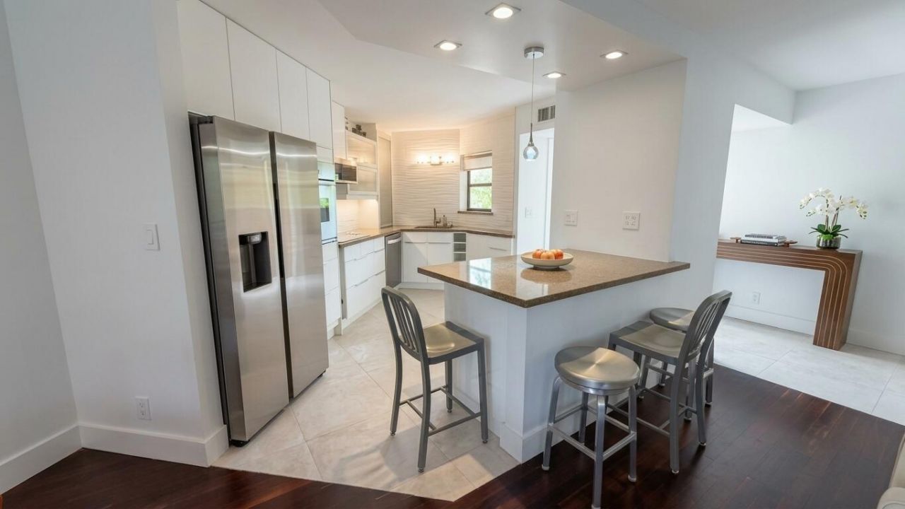 5900 Camino Del Sol, Unit 302, Boca Raton, FL 33433 Photo
