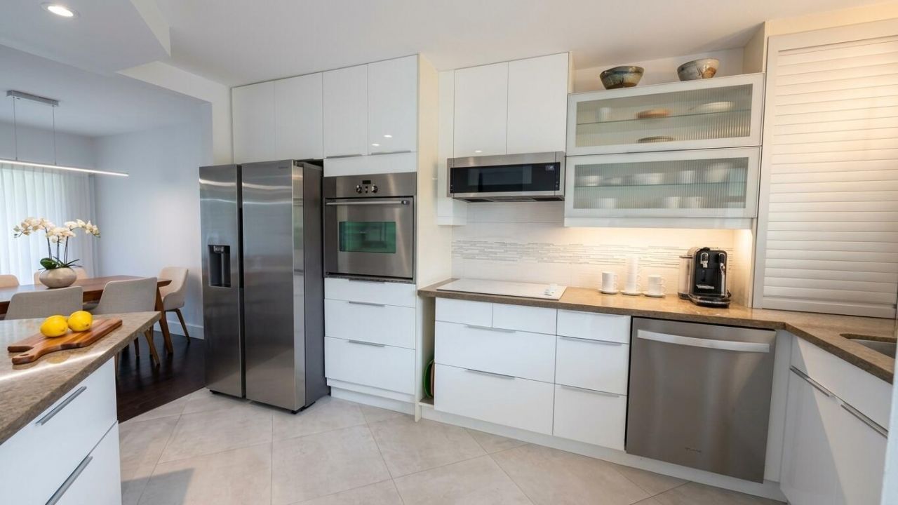 5900 Camino Del Sol, Unit 302, Boca Raton, FL 33433 Photo