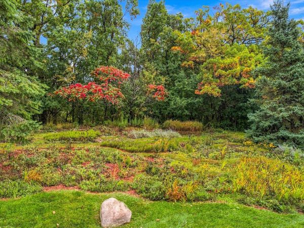 5 Summit , North Oaks, MN 55127