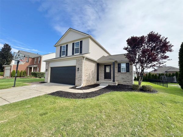 56602 Winding Creek Drive, Macomb Township, Mi 48042