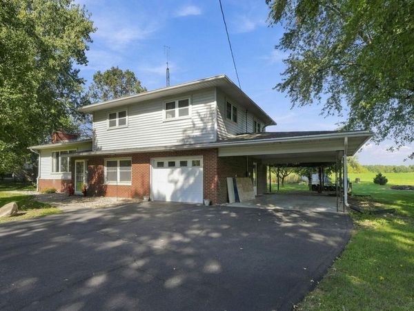 1715 E Springhill Road, Warsaw, IN 46580