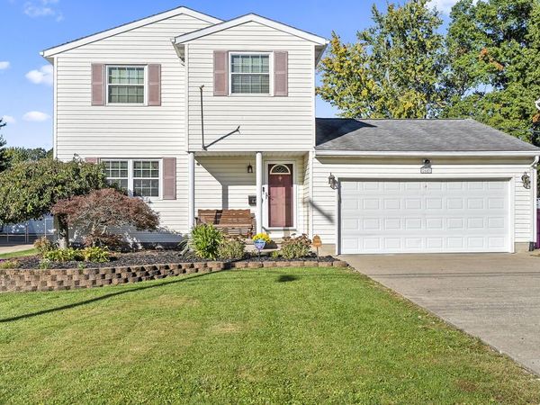 64 Woodbine Dr, Ontario, OH 44906