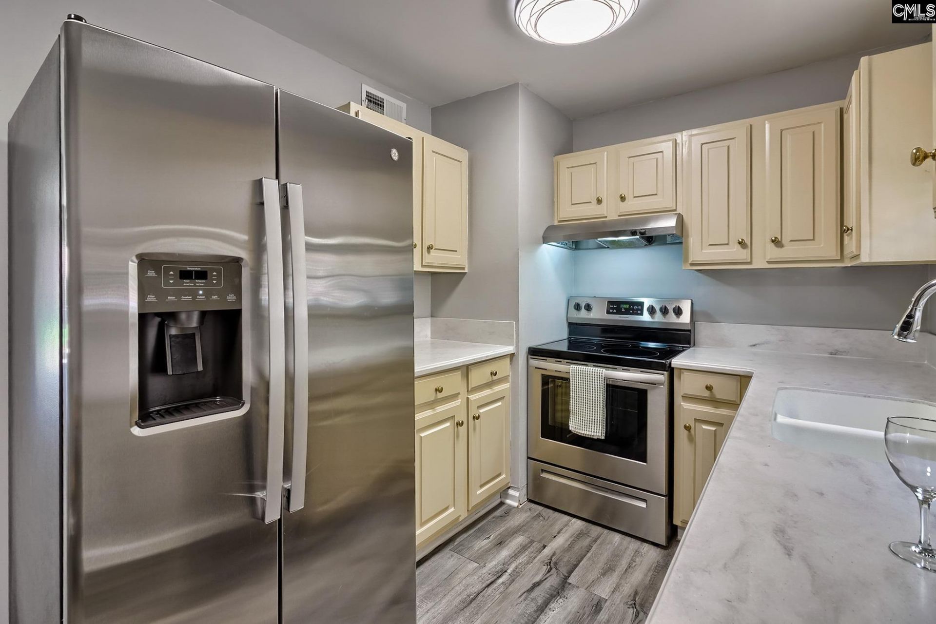 5516 Lakeshore Drive  Photo 11