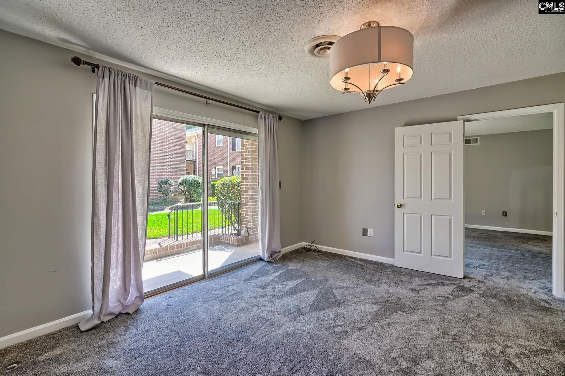 5516 Lakeshore Drive  Photo 12