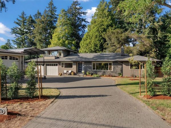 1680 Ash Rd, Saanich, BC V5C 4B3