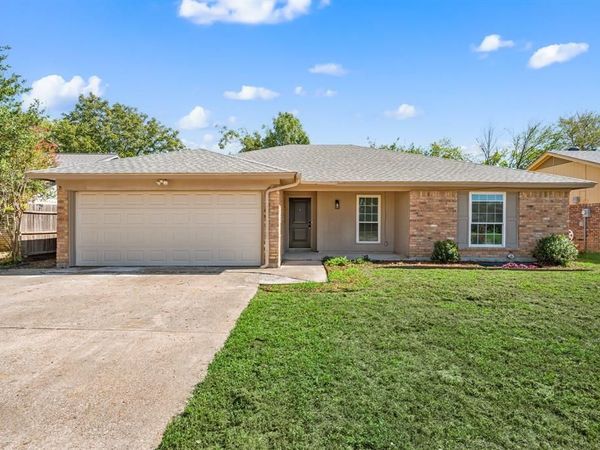 7512 Clover Lane, Watauga, TX 76148