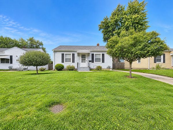 3228 25th Street , Rock Island, IL 61201
