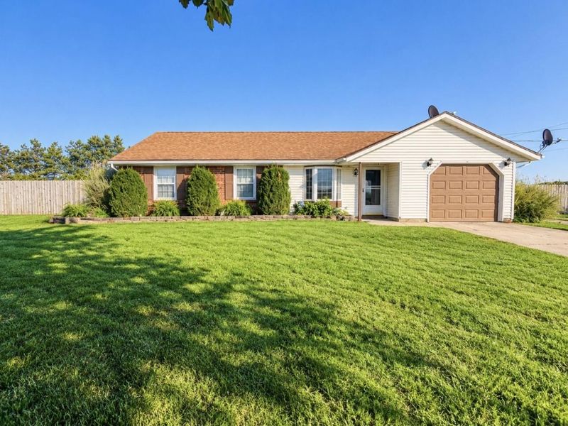5348 Penny Pike, Springfield, OH 45502 Photo 1