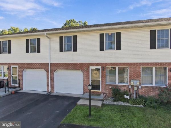 210 MINNICH ROAD, CHAMBERSBURG, PA 17201