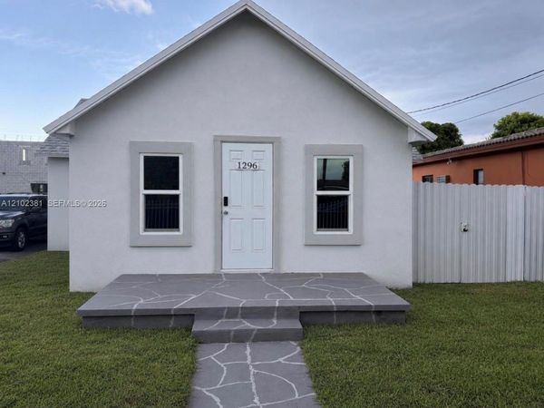 1296 NW 72nd St, Miami, FL 33147