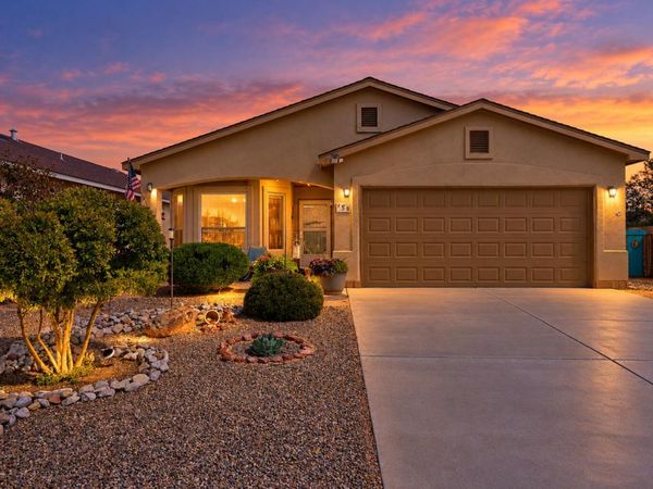 758 Redwood Street SW, Rio Rancho, NM 87124