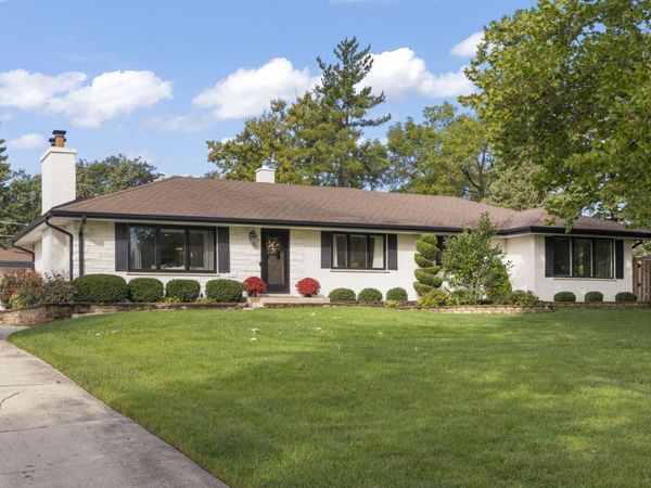 390 S Kenilworth Avenue , Glen Ellyn, IL 60137